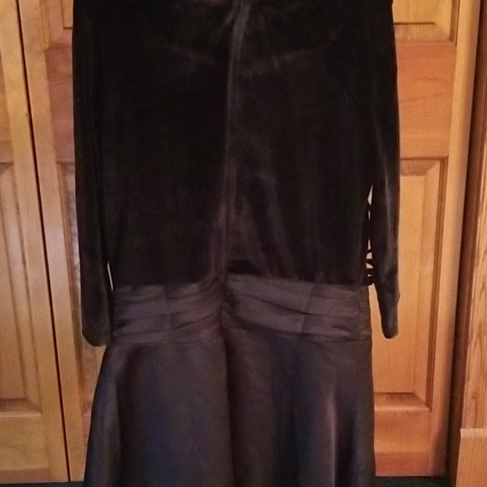 Dress - Picture 6 of 8
